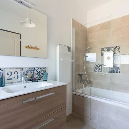 Maison Renovee 12 Pers Proche Avec Wifi Et Animaux Admis - Fr-1-695-56 Vakantiehuis *